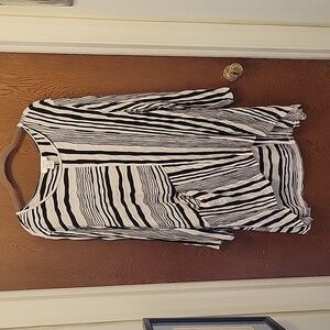 Dorman Women's Tunic Top sz XL Black n White stripes